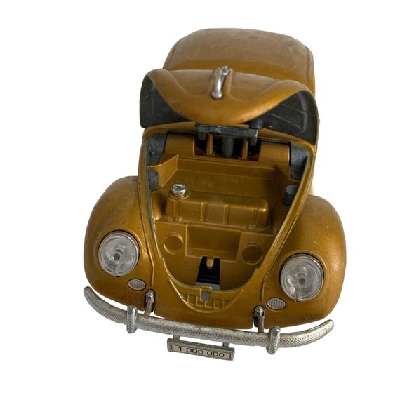 Burago 1955 Gold Volkswagon Beetle Diecast Car with Stand - Picture 10 of 12